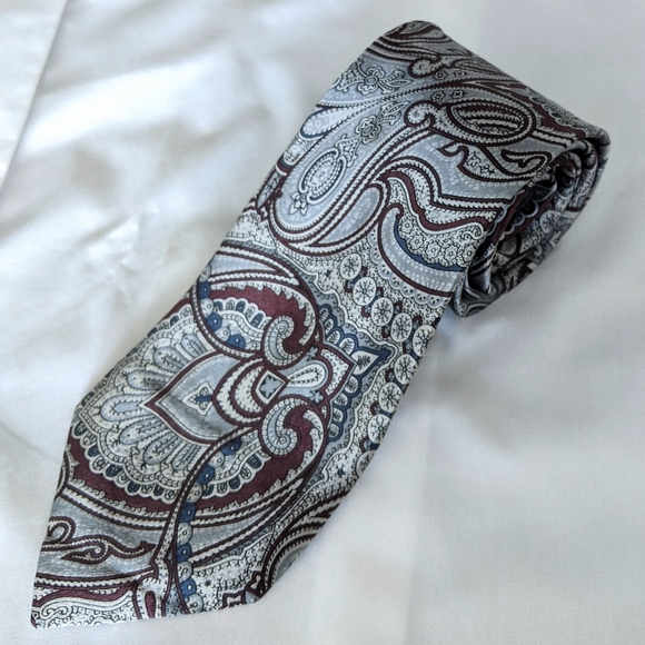 Davidsons of Virginia Silk Necktie - Picture 1 of 11